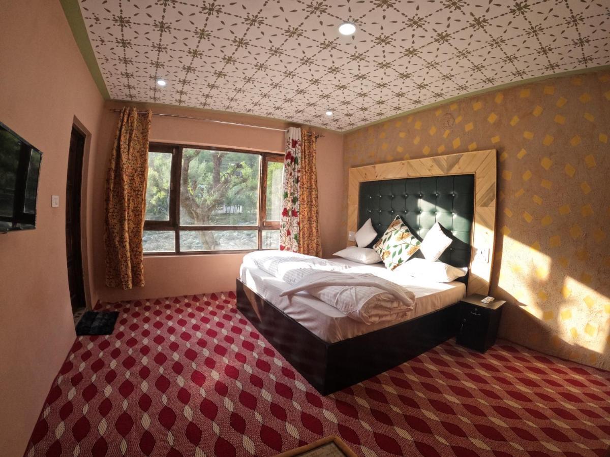 Hotel Seven Pahalgam Bagian luar foto